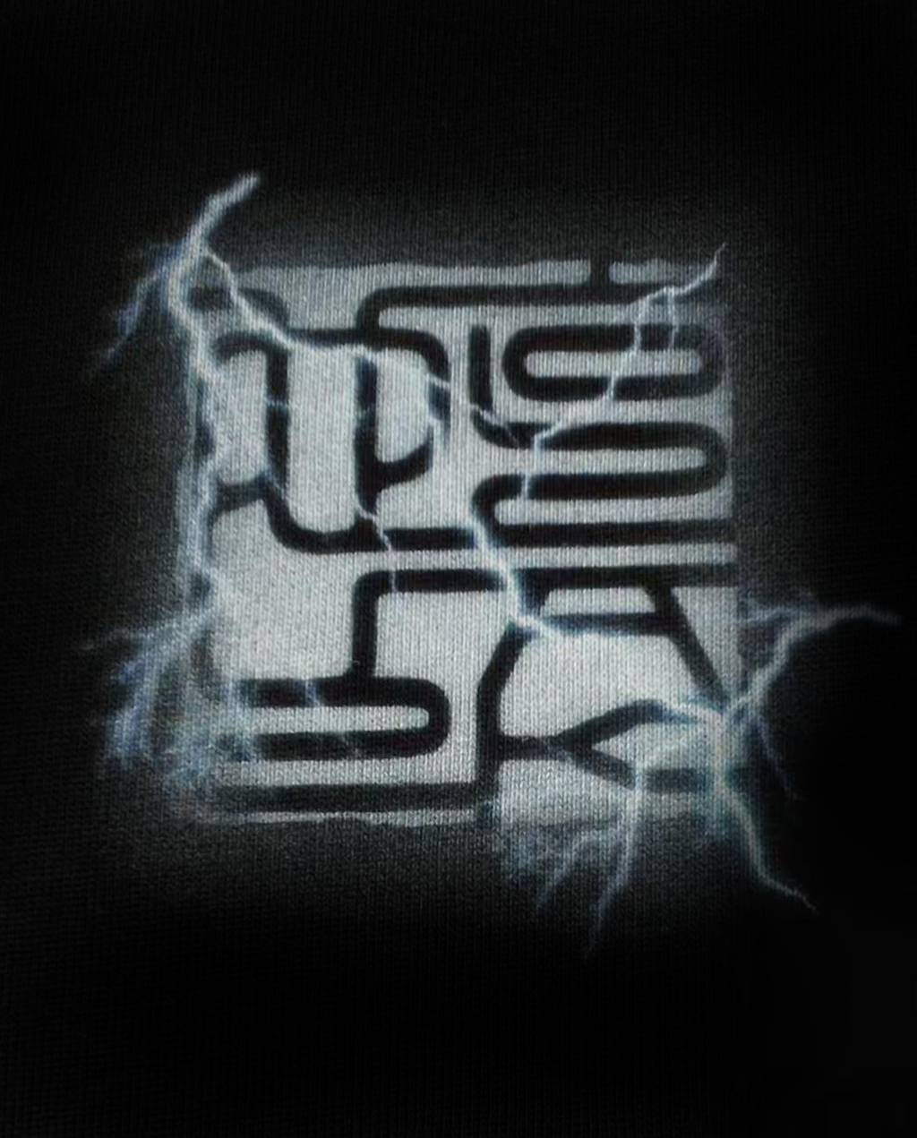 Novel Flash - Flash Back YACK logo Tee