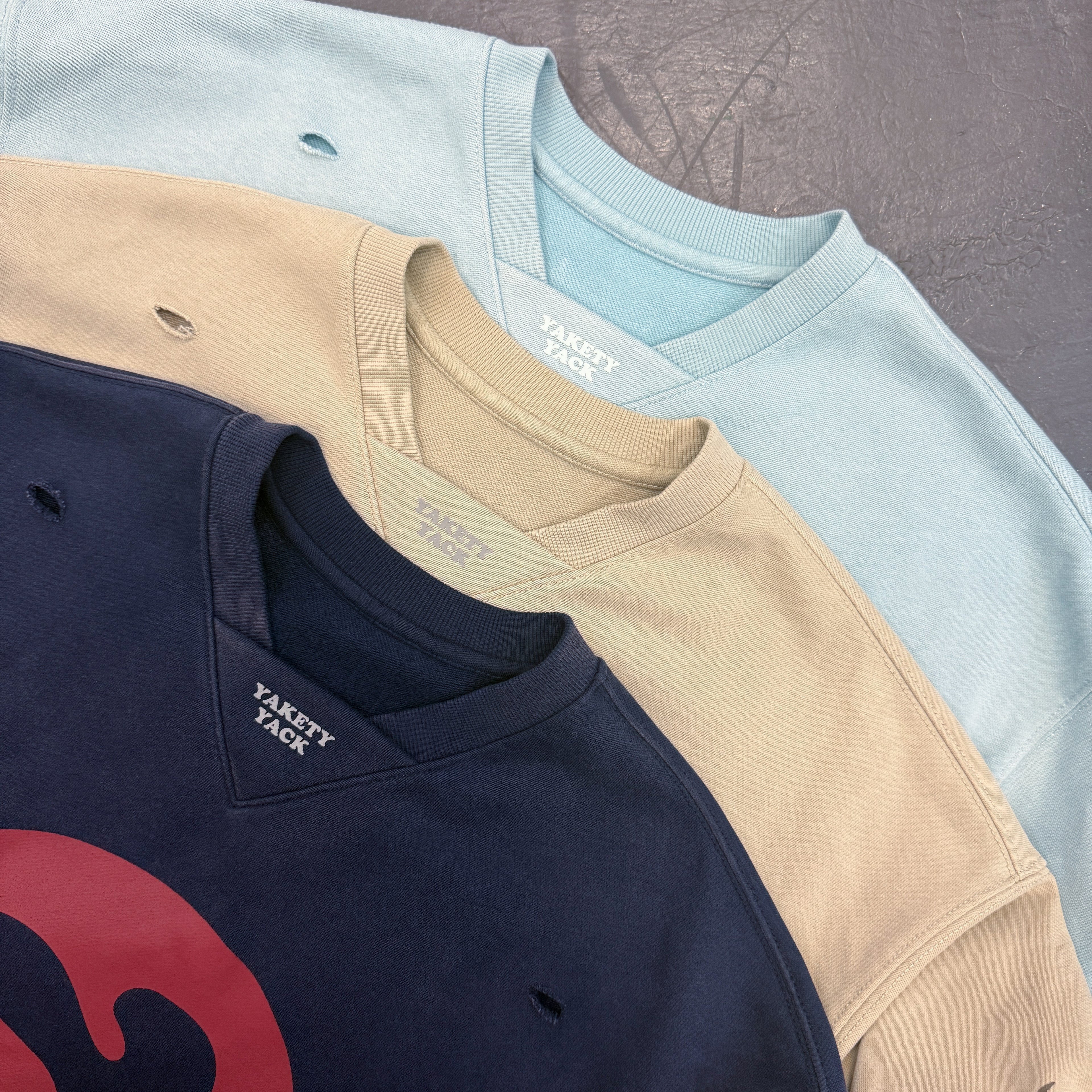 YAKETY YACK - SWEATER