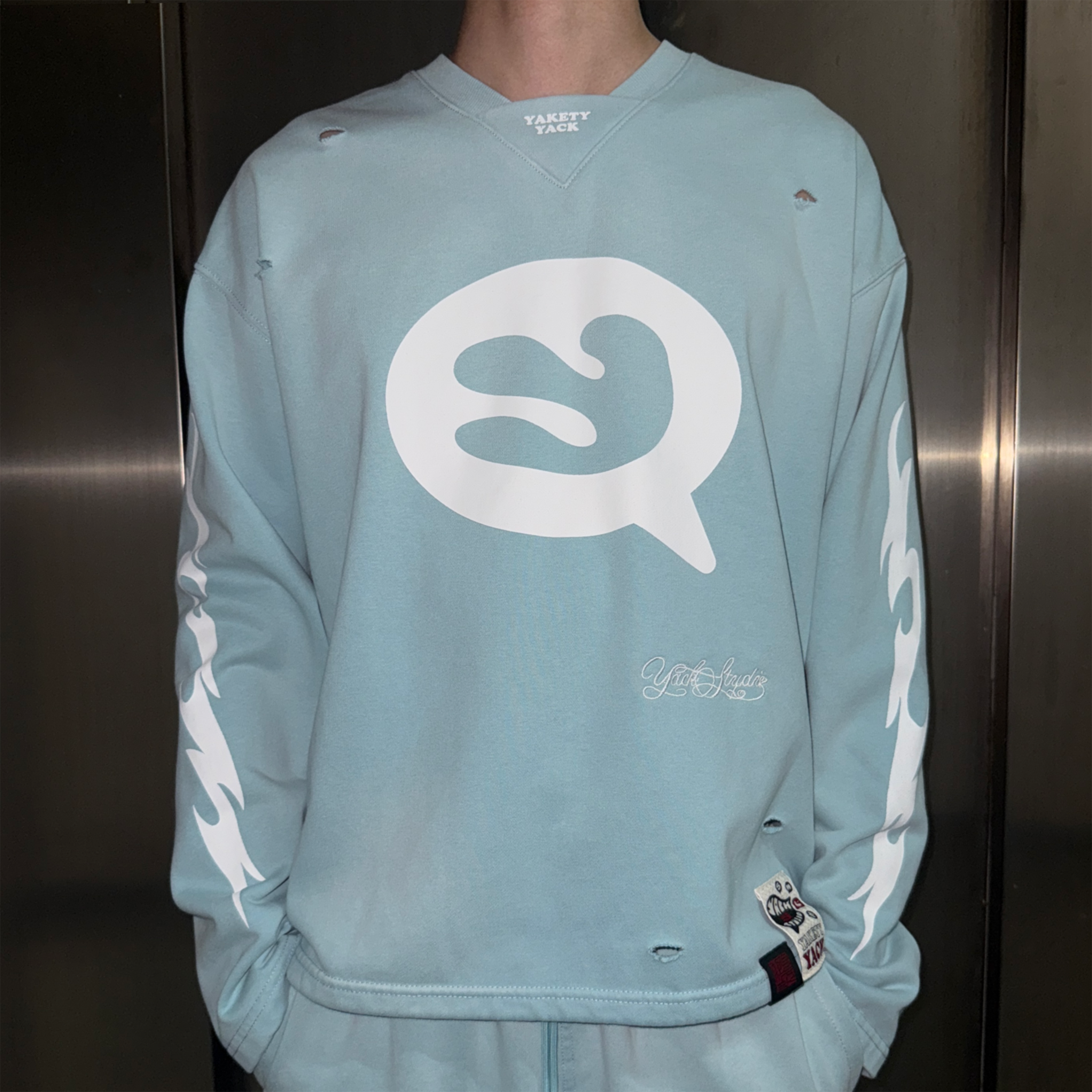 YAKETY YACK - SWEATER