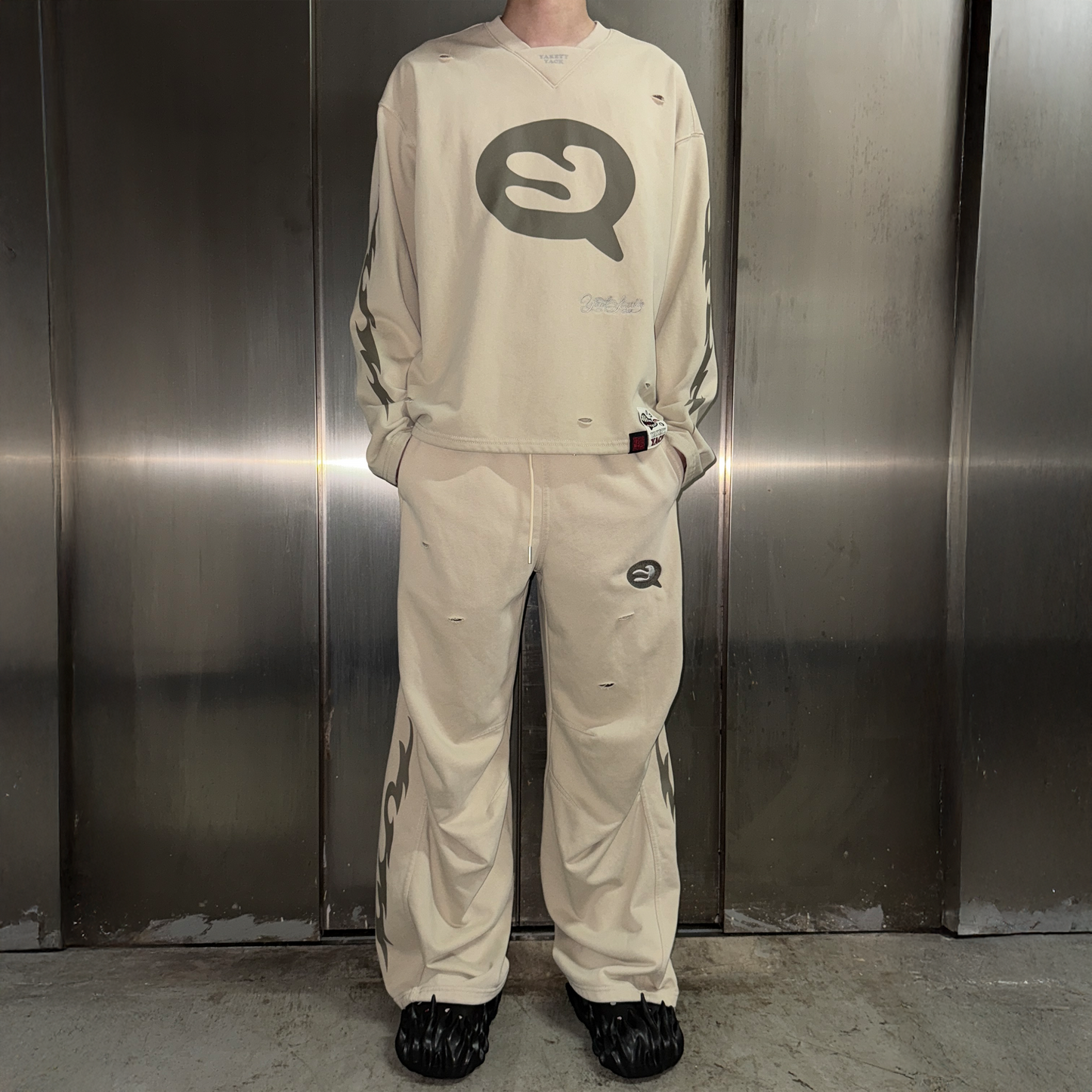 YAKETY YACK - BOTTOM