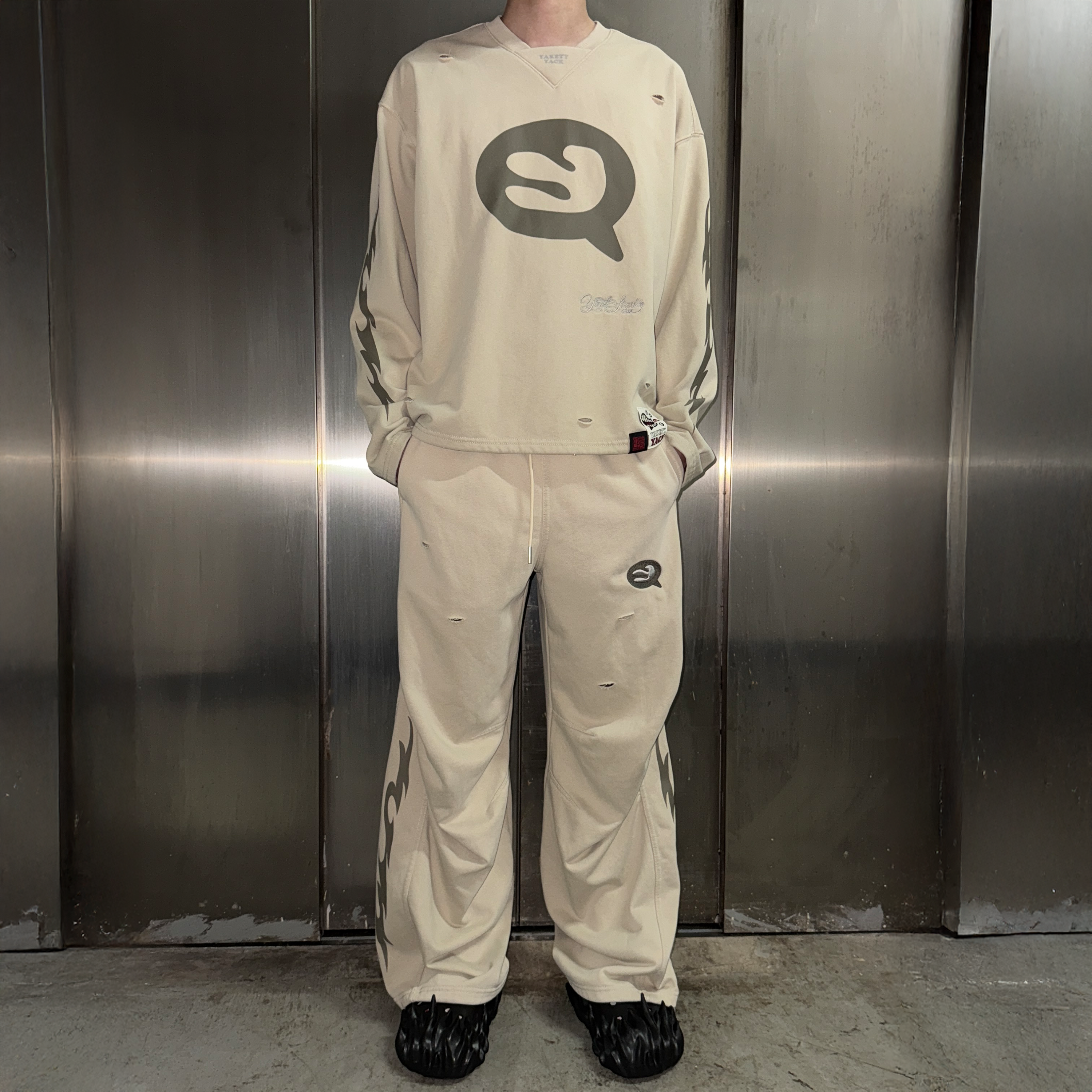 YAKETY YACK - BOTTOM